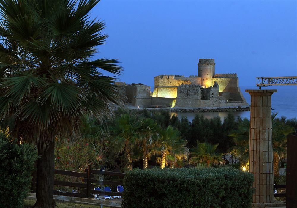 Th Le Castella - Baia Degli Dei Village Exterior photo