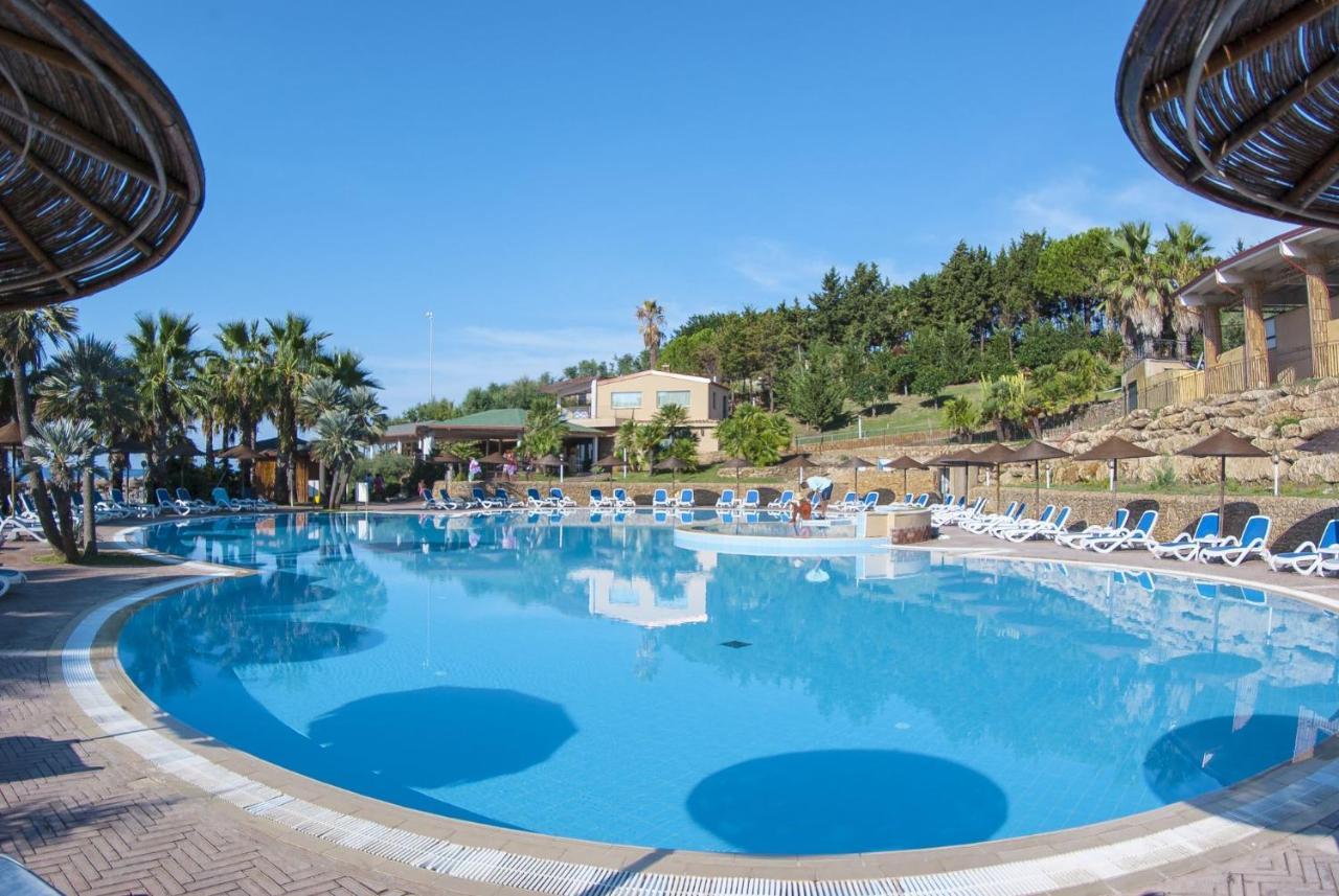 Th Le Castella - Baia Degli Dei Village Exterior photo