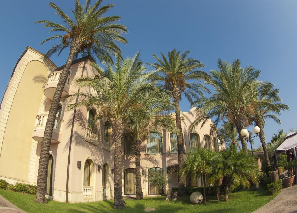 Th Le Castella - Baia Degli Dei Village Exterior photo