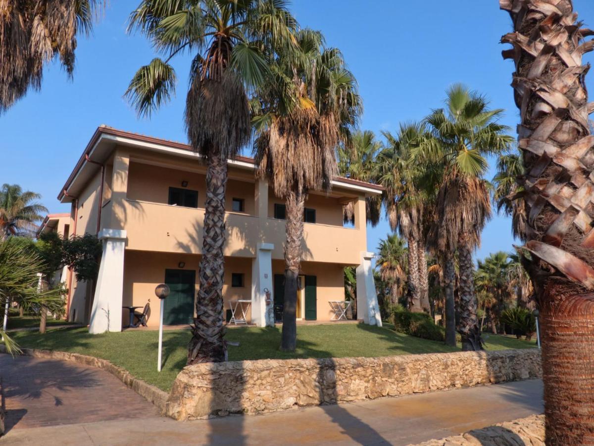 Th Le Castella - Baia Degli Dei Village Exterior photo