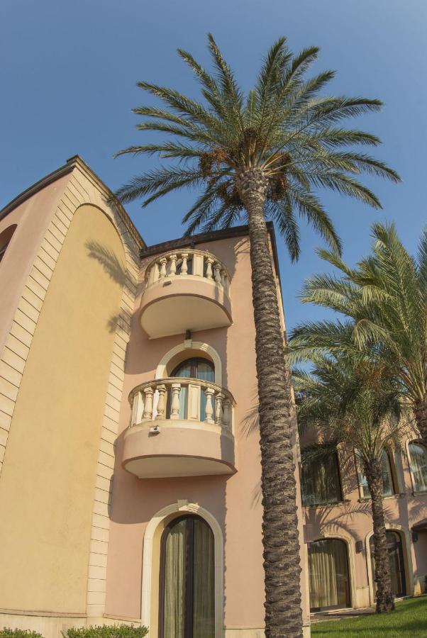 Th Le Castella - Baia Degli Dei Village Exterior photo